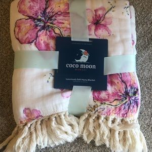 Coco moon luxuriously soft mana blanket